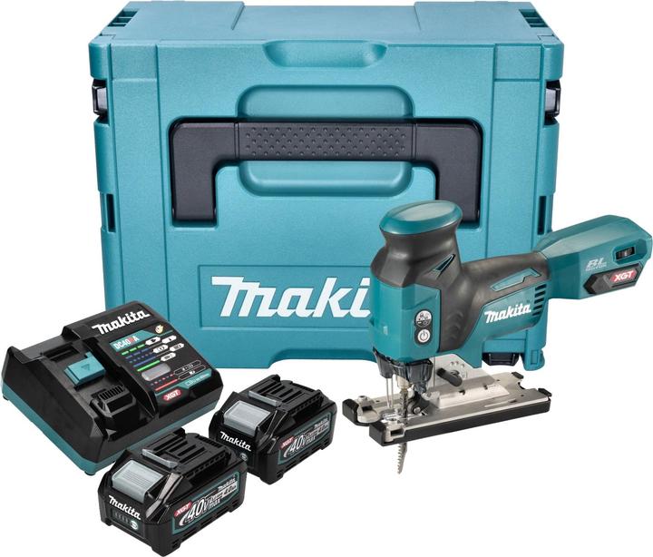 1x Makita JV 001 G Akku Stichsäge, 1x Spanreissschutz (415524-7), 1x Sechskantstiftschlüssel 4 mm (783202-0), 1x Stichsägeblatt B-10 Holz, Kunststoff (A-85628), 1x Stichsägeblatt B-22 Metall, Kunststoff (A-85737), 1x Stichsägeblatt BR-13 Holz (A-85793), 2x Makita BL 4040 40 V max. 4,0 Ah XGT Li-Ion Akku, 1x Makita DC 40 RA 40 V Schnell Ladegerät, 1x Makita MAKPAC, 1x Universaleinlage
