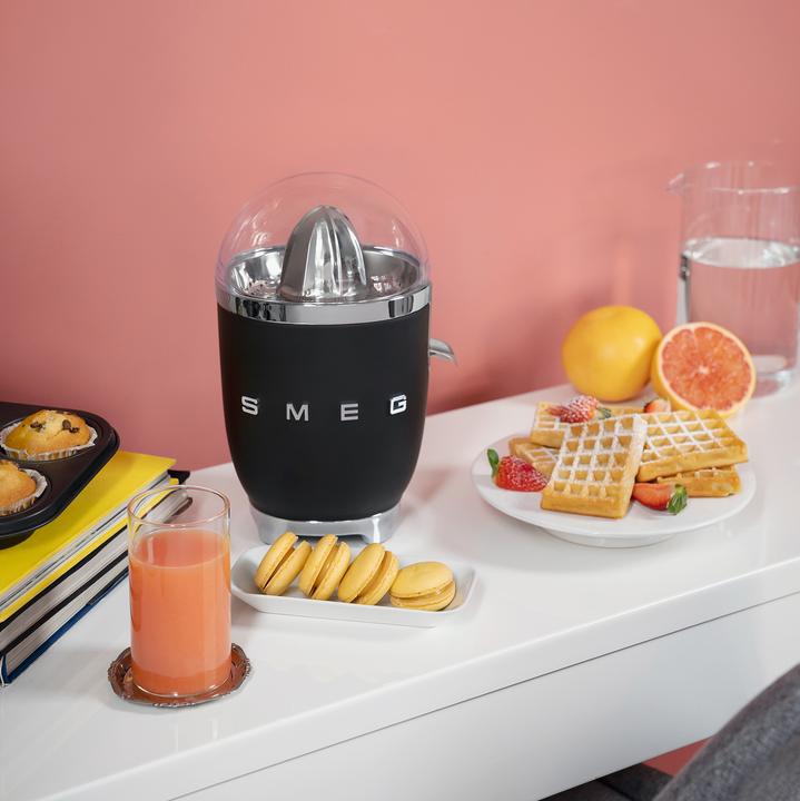 Actual product image Smeg CJF01BLMEU 50's Style