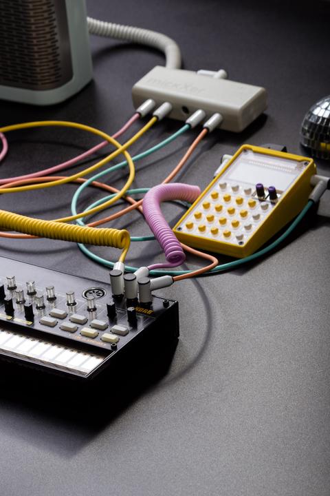 Image du produit MyVolts AABEPO2 - Boîtier de l'opérateur de poche - Pourpre (Clavier)
