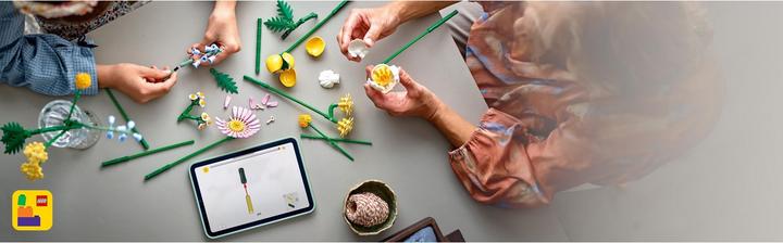 Actual product image LEGO Small summer bouquet (10347, LEGO Botanical)