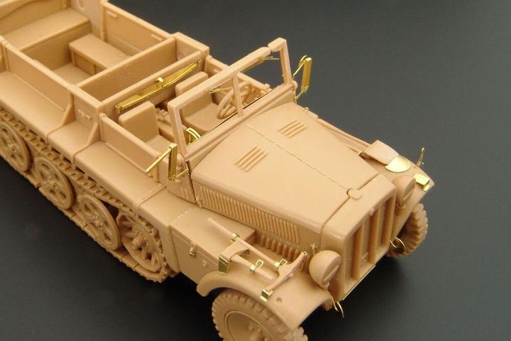 Actual product image Hauler Sd Kfz 10 Demag D7