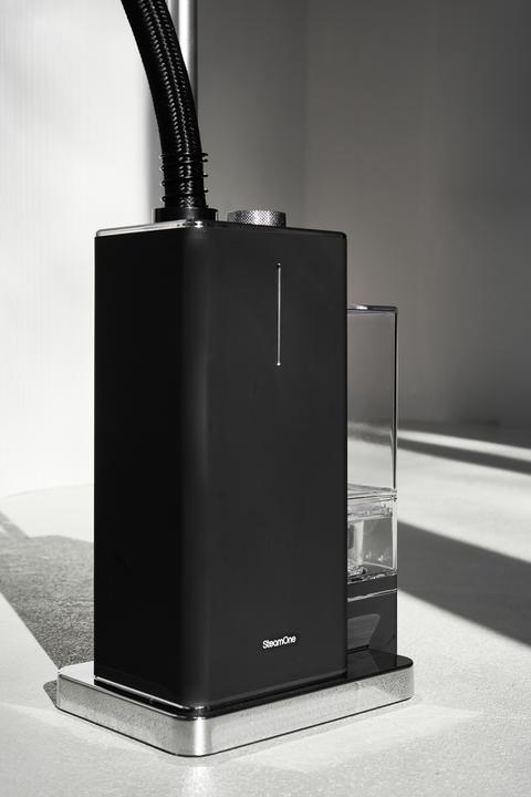 Image du produit SteamOne Défroisseur vapeur vertical EUES-200B (2000 W, 45 g/min)