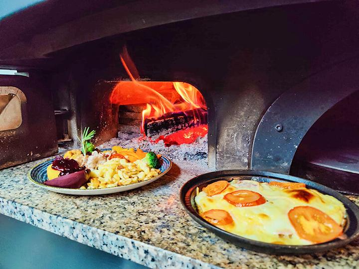 Image du produit Smartbox 1 nuit à Loèche-les-Bains avec souper, montée au col de la Gemmi et bains thermaux (2 Personnes)