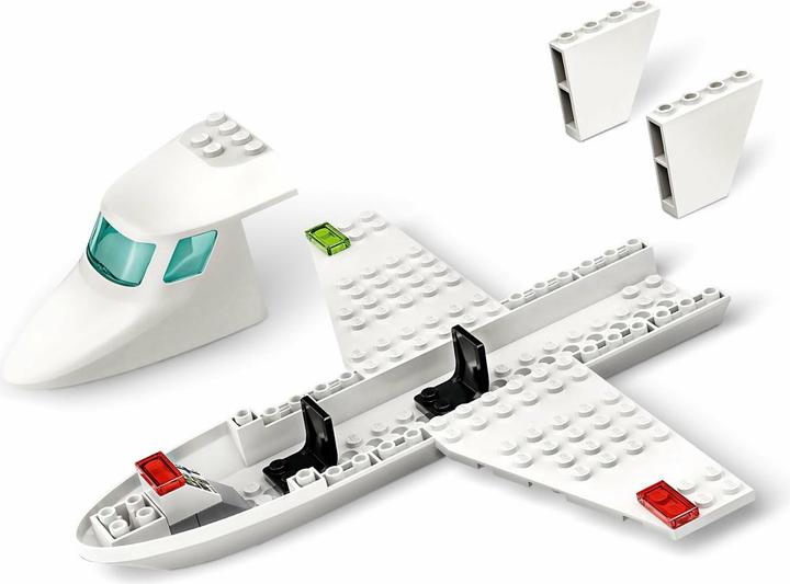 Actual product image LEGO Airplane (75547, LEGO Minions)