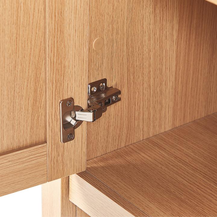Image du produit Beliani Buffet couleur bois clair 3 tiroirs 2 portes LANSIN (140 x 80 x 40 cm)