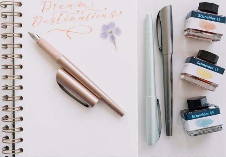 Image du produit Schneider Stylo plume pour calligraphie | Stylo plume pour c Callissima (Argent, Aspect métallique, Pink, 1x)