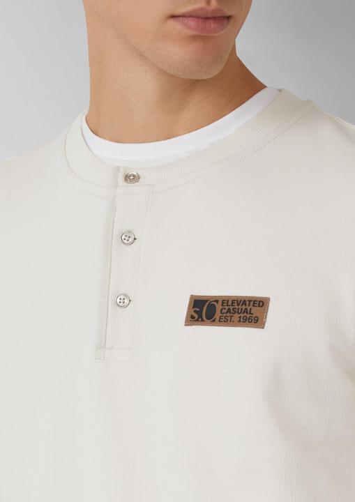 Produktbild s.Oliver T-Shirt Geripptes Henley-Shirt mit Label-Patch (S)