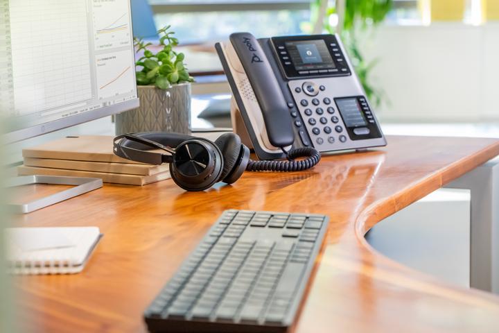 Image du produit HP Poly Edge E400 IP PH PoE-e