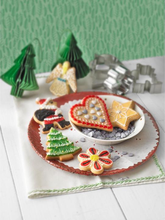 Actual product image Kaiser Cookie Cutter in Storage Box