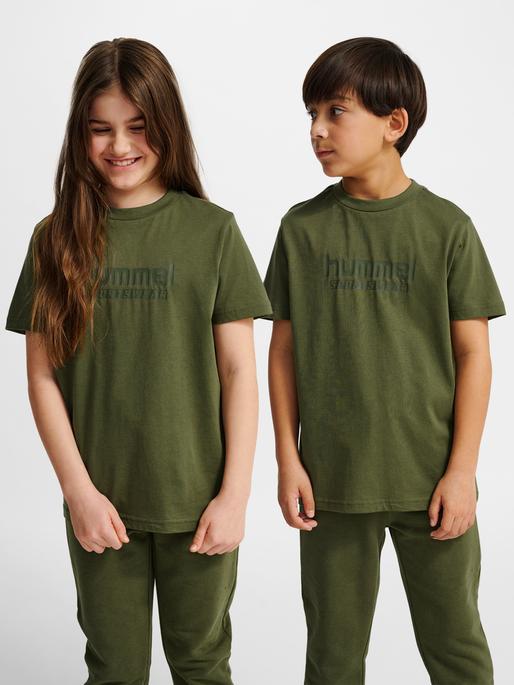 Produktbild hummel hmlJR BASE T-SHIRT S/S (34, 36, 38, 40)
