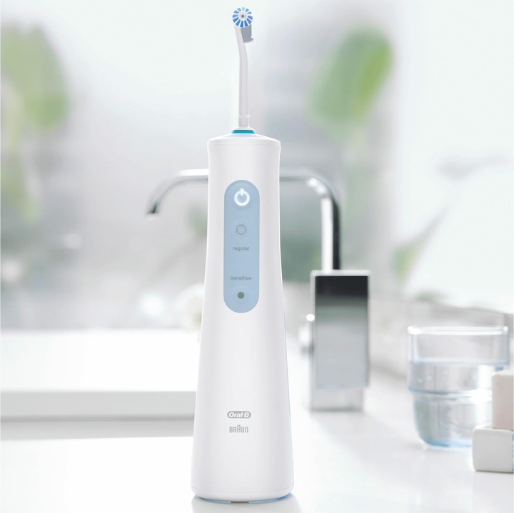 Actual product image Oral-B AquaCare 4