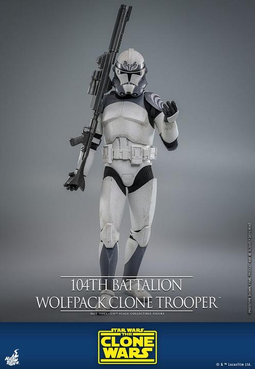 Actual product image Hot Toys Star Wars The Clone Wars Actionfigur 1/6 104th Battalion Wolfpack Clone Trooper Deluxe Version 30 cm