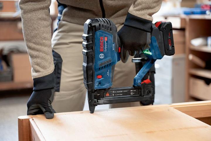 Actual product image Bosch Professional Cordless wood stapler GTH 18V-38 M