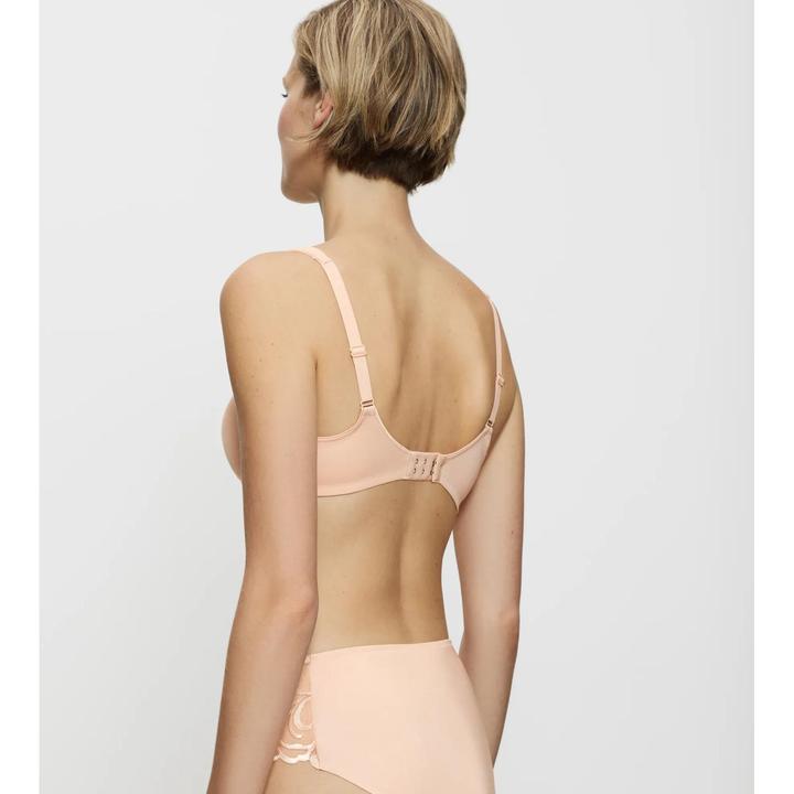 Actual product image Triumph Modern Lace + Cotton W Underwired Bra (Single pack, 75 E)