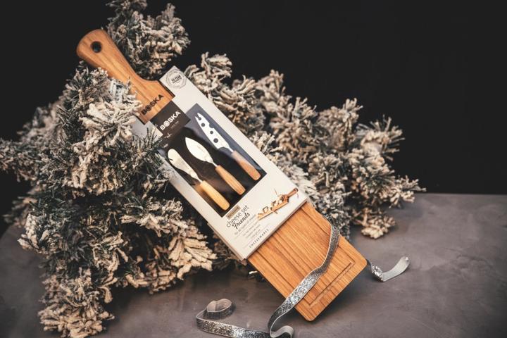 Actual product image Boska Cheese set Friends brown stainless steel / European oak 535x125x35