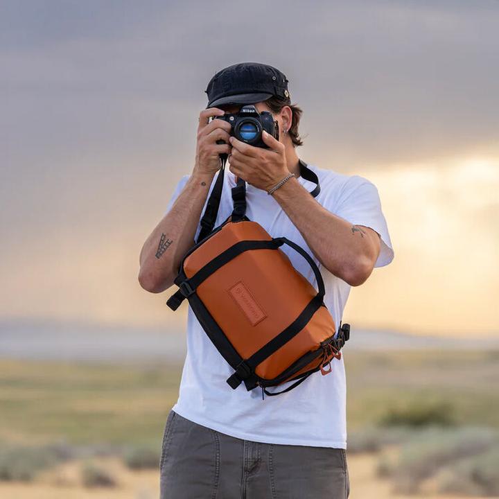 Actual product image Wandrd ROGUE Sling 9L Sedona Orange V2 (Camera shoulder bag, 9 l)