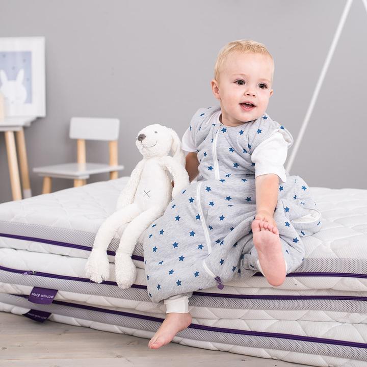 Actual product image Träumeland Baby-Ganzjahrschlafsack Jumper To Go Kaktusliebe Gr. 98 (98 cm, 2.5 TOG, All-season)