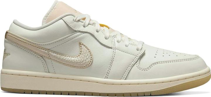 Image du produit Jordan 1 Low SE Metallic Team Gold (Women's) (38.5)