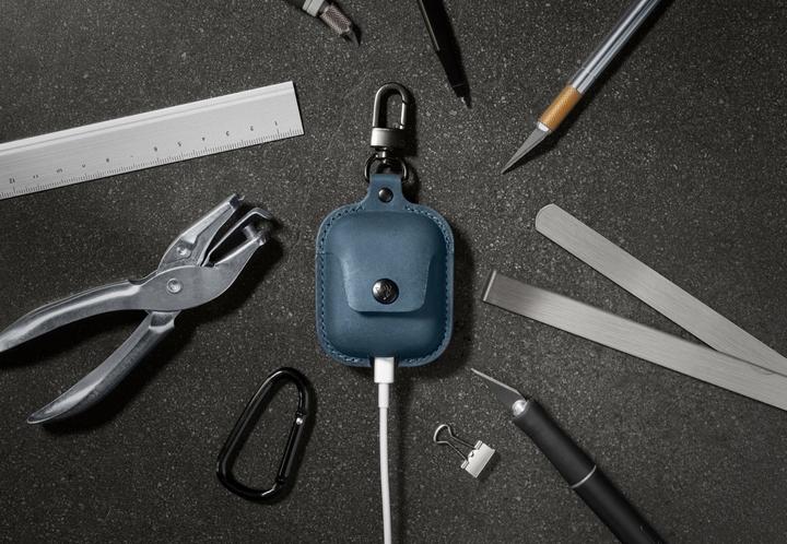 Actual product image TwelveSouth AirSnap Leather Case for AirPods Teal (Headphone bag)