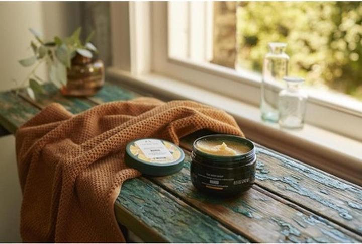 Produktbild The Body Shop Mango Body Scrub (240 ml)