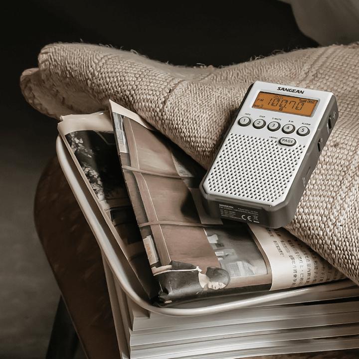 Actual product image Sangean DT-800 +BATT white-grey (AM, FM)