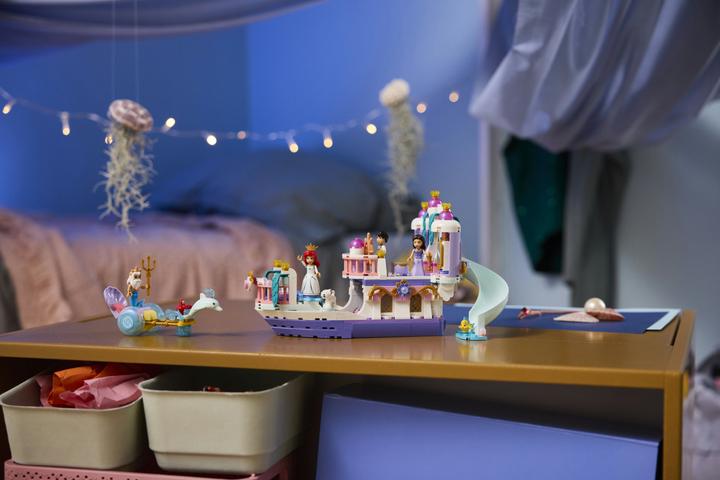 Produktbild LEGO Arielles Königliches Hochzeitsboot (43299, LEGO Disney)