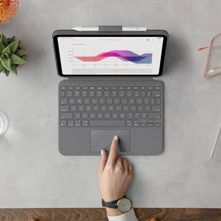 Produktbild Logitech Combo Touch (DE, iPad 2022 (10. Gen))