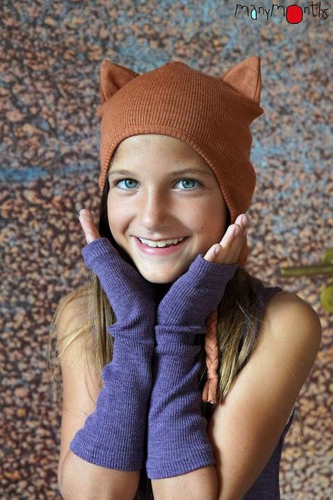 Actual product image ManyMonths Wool Beanie Kitty (with ears) - dusty grape