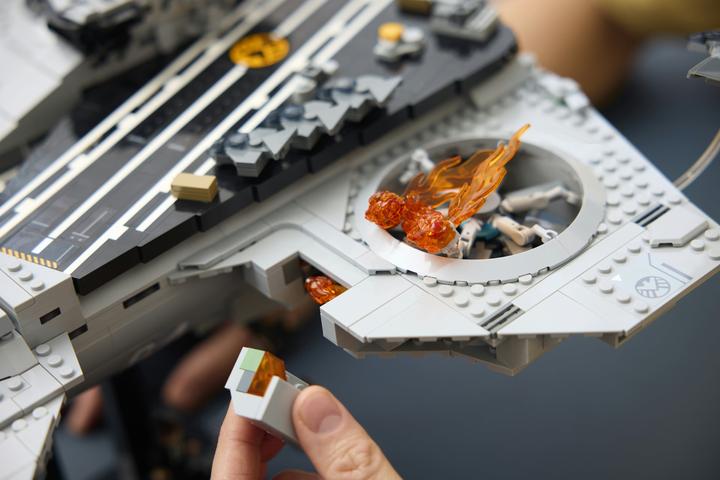 Produktbild LEGO Super Heroes S.H.I.E.L.D.-Helicarrier (76354, LEGO Marvel)