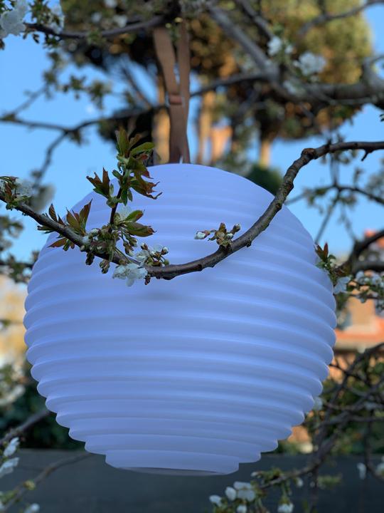 Produktbild Nikki.Amsterdam The Ball Akku-LED-Leuchte, mehrfarbig (RGB), Fernbedienung, strahlwassergeschützt (