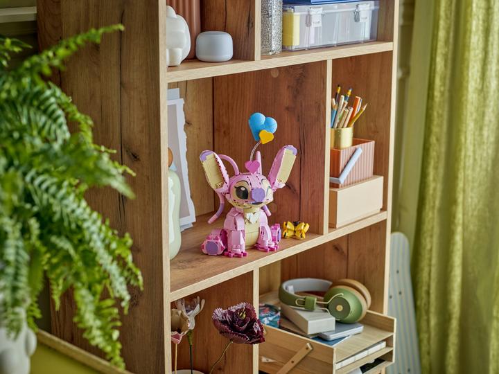 Actual product image LEGO Angel (43257)