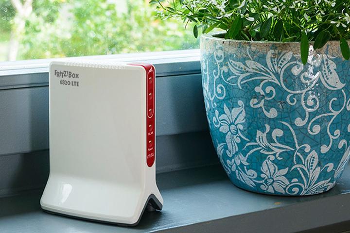 Produktbild AVM FRITZ Box 6820 LTE v4