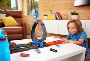Image du produit Hot Wheels City Nemesis Bat vs Tire Shop