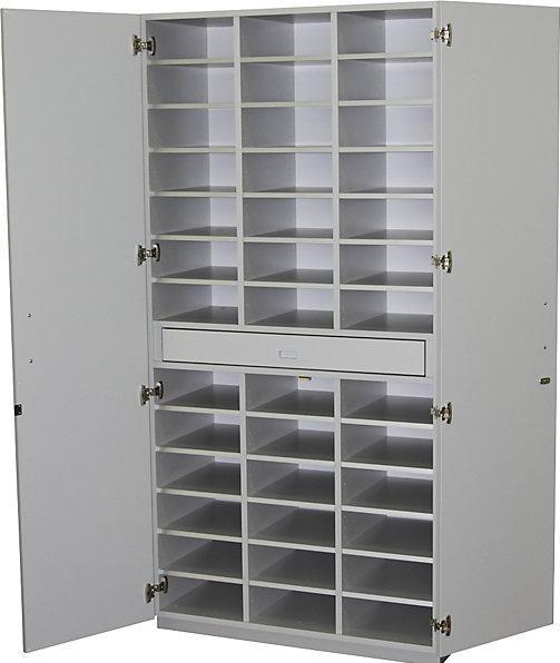 Produktbild eurokraft pro Sortierschrank mit Flügeltüren und Sortiertisch (91.5 x 44 x 186.5 cm)