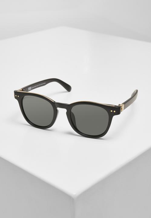 Actual product image Urban Classics Sunglasses Italy with chain