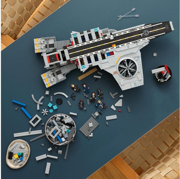 Produktbild LEGO Super Heroes S.H.I.E.L.D.-Helicarrier (76354, LEGO Marvel)