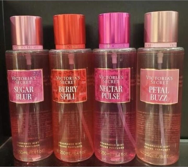 Image du produit Victoria's Secret Fuchsia Fantasy Fine Fragrance Mist 8oz (250 ml, Brume corporelle)