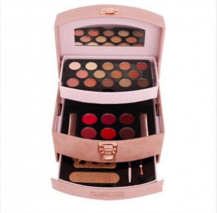 Actual product image IDC Institute Magic Studio make-up case pink
