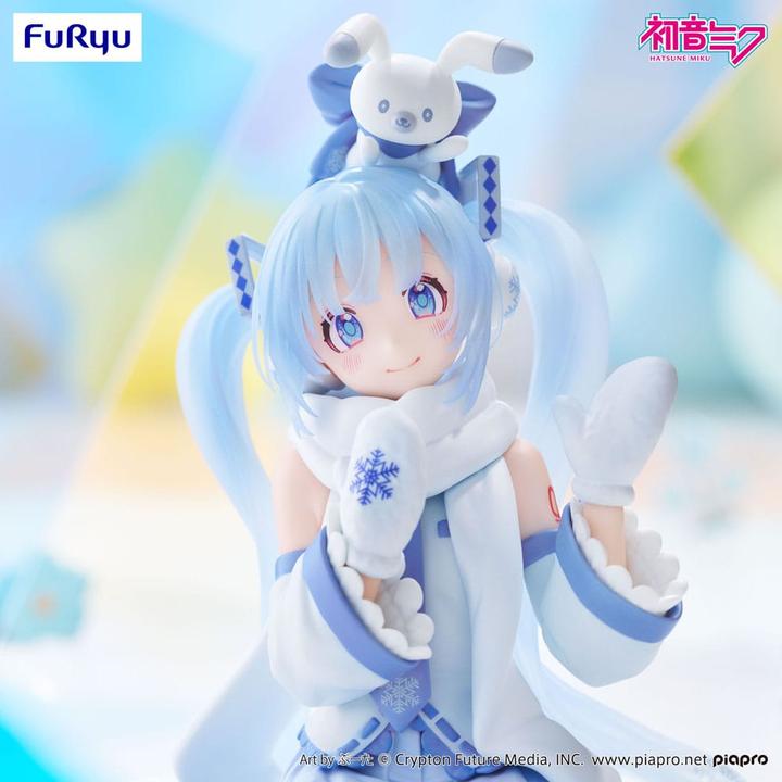 Actual product image Furyu Hatsune Miku Noodle Stopper PVC Statue Snow Miku Sky Town 10th Ver. 15 cm