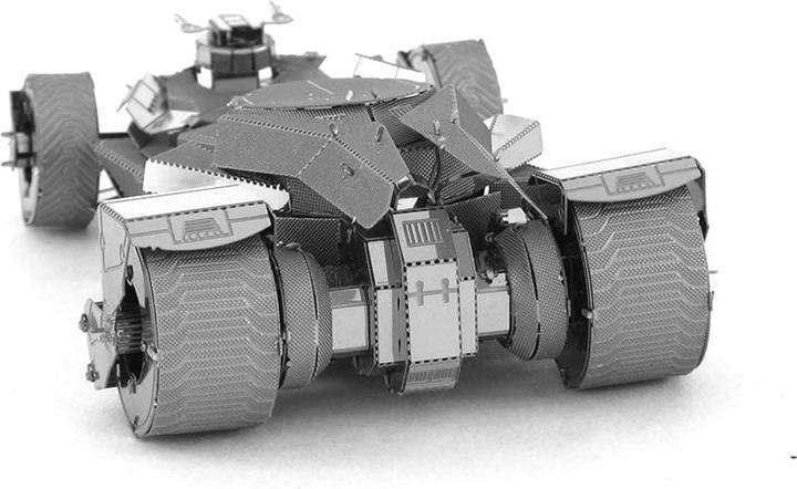 Produktbild Metal Earth Batman vs Superman Batmobile