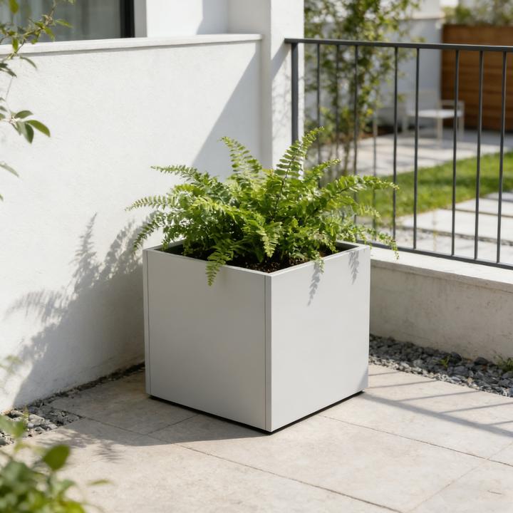 Actual product image Casa.Pro Pflanzkübel Vaargel 60x60x60 cm verzinkter Stahl Knoblauchbeige