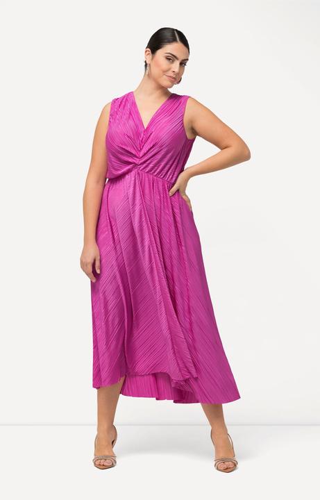 Produktbild Ulla Popken Plissee-Maxikleid, drapiert, V-Ausschnitt, ärmellos (56)