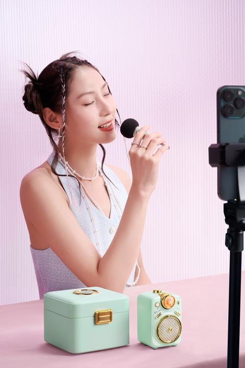Actual product image Divoom Fairy-2 green