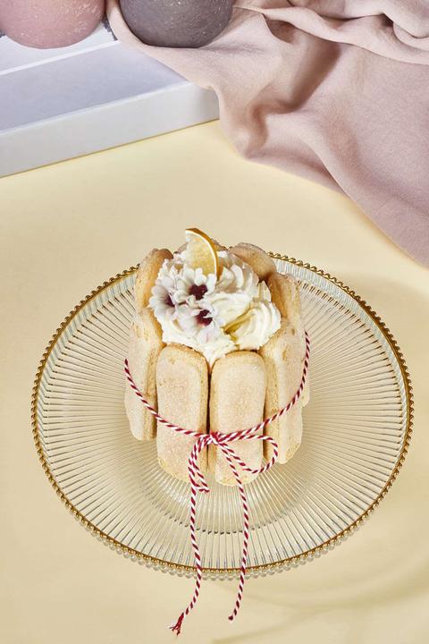 Actual product image Hermia Cute Cake Serving Plate