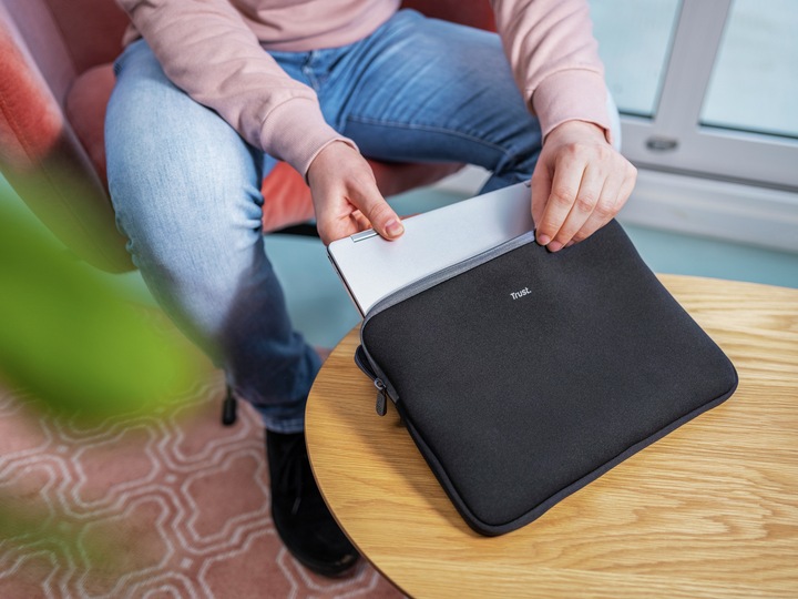 Actual product image Trust Primo (13.30", Universal)