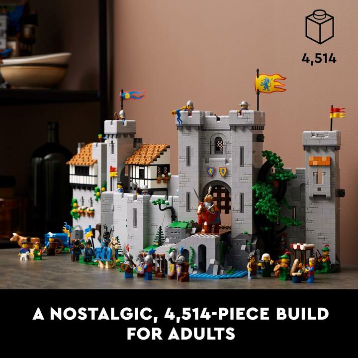 Actual product image LEGO Castle of the Lion Knights (10305, LEGO Icons, LEGO Rare Sets)