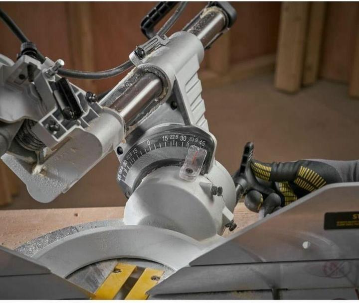Produktbild Stanley pilarka ukosowa sm1800