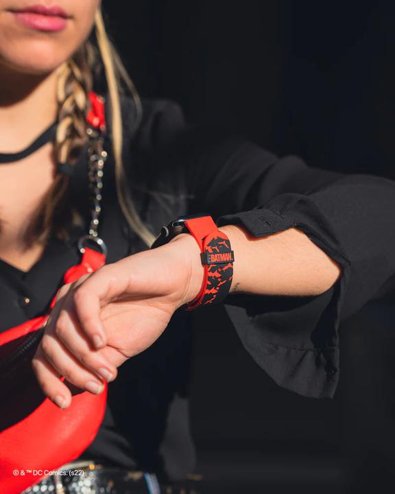 Actual product image Moby Fox Bracelet Smartwatch The Batman Red Justice 22 mm (22 mm, Silicone, Stainless steel)