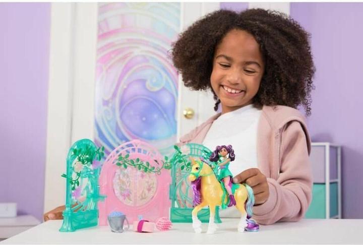 Actual product image Unicorn Academy - Small Doll Ava & Leaf Stable Playset