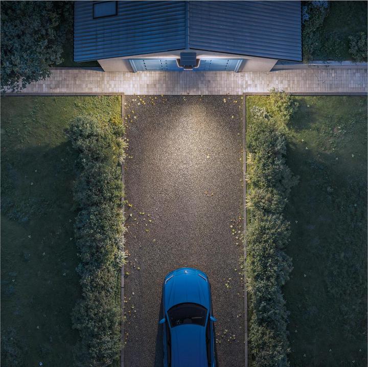 Actual product image Philips Outdoor Ultra-Efficient Solar Zyren (4000 lm, IP65)